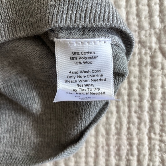 NWT Talbots cotton mix sweater vest/top w/flutter cap sleeve. - Picture 3 of 5